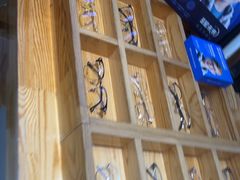 -豪门视光·星趣控·蔡司依视路眼镜代理商(中央大街店)