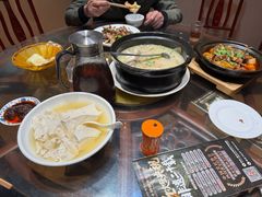 -土砂锅生态山庄·非遗砂锅雅鱼