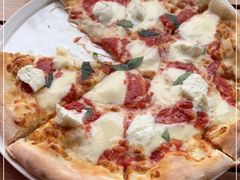 -城市大道红炉披萨烘焙坊