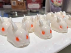 椰汁玉兔糕-侨美食家·粤菜(体育西路店)