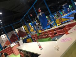 -袋鼠王蹦床公园(中信泰富万达广场嘉定新城店)