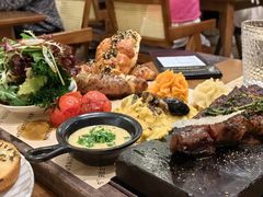 -Mark&Mars Restaurant