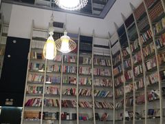 -钟书阁(松江泰晤士小镇店)