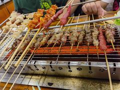 -哈尔滨小酒馆·鲜肉现穿自助烧烤(康新花园店)