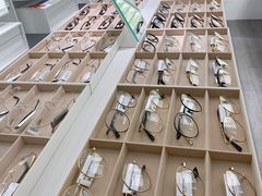-目艮眼镜SHOWROOM(品牌集合店)