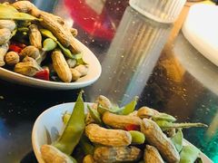 -茅草房·河畔园林火锅