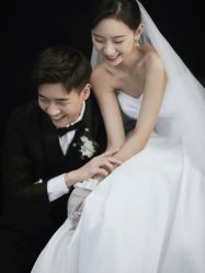 -易摄影婚纱摄影工作室