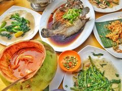 -大树下海鲜饭店