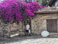 -高荡千年布依古寨旅游景区