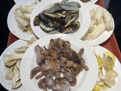 -菌之家·专业纯野生菌火锅·特色炒菌