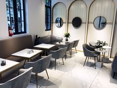 -Fridi Patisserie Cafe