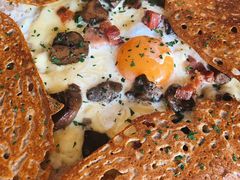 鸡蛋蘑菇熏肉荞麦可丽饼-RAC BAR(安福路店)