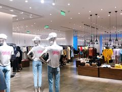 -URBAN REVIVO(西安Momopark店)