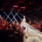 红色的很正很大气。没想婚礼上的出片质量那么高