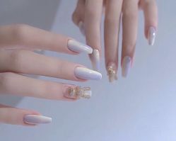 -Pink You美甲洗眉纹绣定制中心