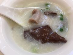 粉肠猪红粥-万山楼海鲜酒家·二十三年老字号