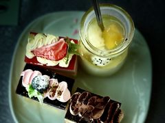 -亚洲国际大酒店·云顶阁旋转自助餐厅