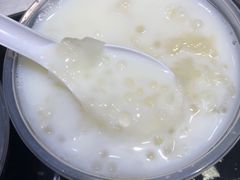 西米加雪耳加鲜奶-百花传统甜品店(原址店)