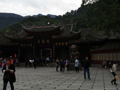 -峨眉山报国寺