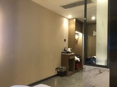 -柏槿酒店(罗湖口岸向西地铁站店)