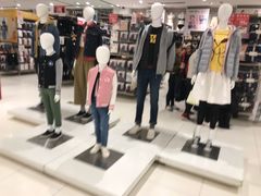 -优衣库(石家庄裕华万达广场店)