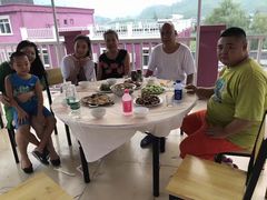 -百里峡七彩艺术小镇