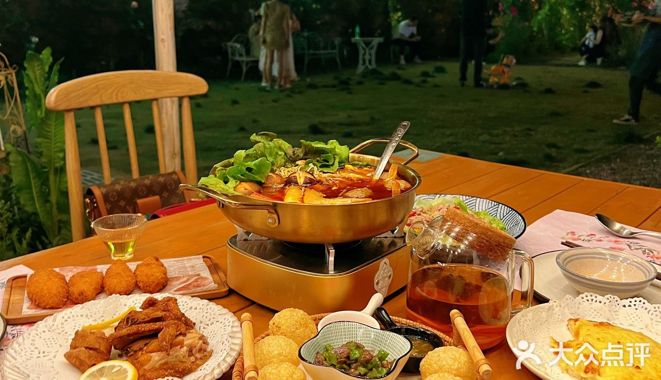 晚风悠然、跌入了花的时间。