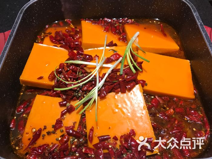 入川 秘制重庆火锅秘制牛油辣锅图片 - 第1张