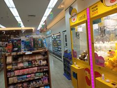 零售区-全家便利店(天目山路三店)