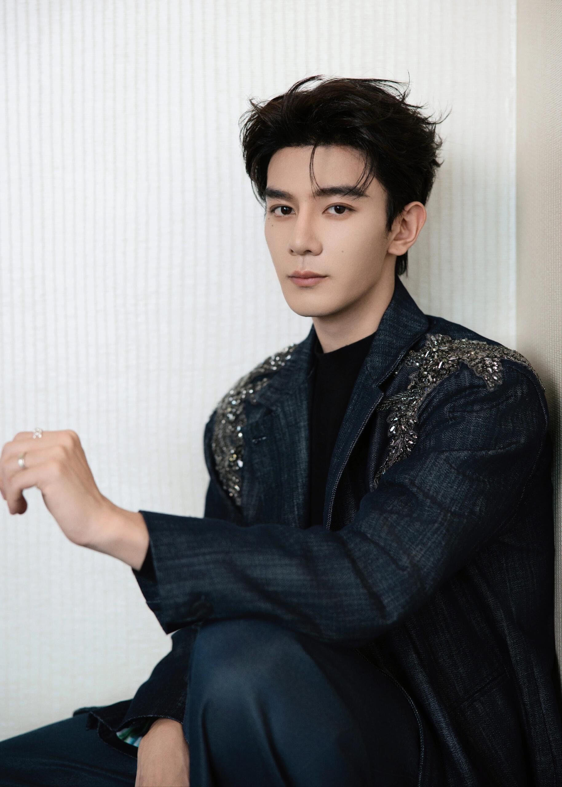 龙须背头真的帅