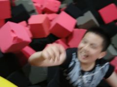 -嘿哟动霸CHUA·新潮玩运动娱乐中心·蹦床滑冰团建乐园