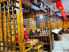 大堂-果松木炭酸菜铜火锅·外婆参鸡汤