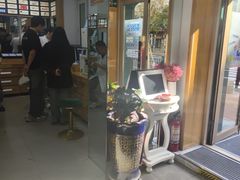 -豪门视光·星趣控·蔡司依视路眼镜代理商(中央大街店)