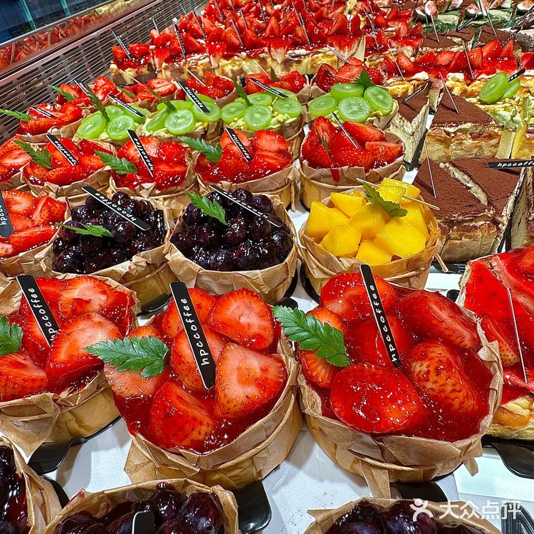 济南新店！路过记得打包带走。蛋糕自由说的就是这个吧