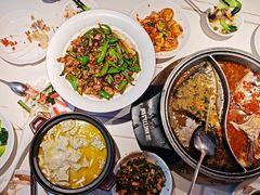 -阿瓦山寨·湘菜现炒·剁椒鱼头王(咸阳总店)