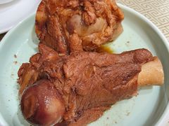 酱骨棒-东北哈尔滨酱骨头馆房掌柜铁锅炖