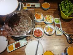 -明洞阿姨·韩式酱蟹烤肉·创意料理(三元桥店)