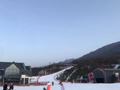-鳌山滑雪度假区
