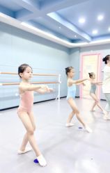 -昕艺尚皇家芭蕾舞蹈中心