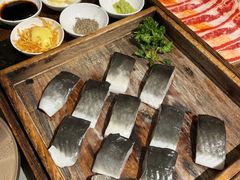 -围炉肉舍•炭烤活鳗•丹东海鲜烤肉(步行街店)