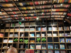 -钟书阁(松江泰晤士小镇店)