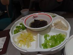 老北京炸酱面-大碗居·烤鸭·鱼头泡饼(天坛东门店)