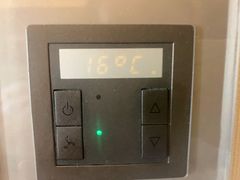 -天津京基皇冠假日酒店