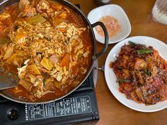 -亲昵春川鸡排(韩国美食街店)