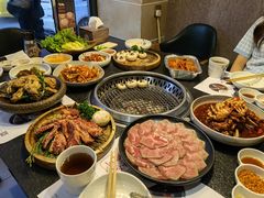 -草家酱蟹炭火烤肉店(珲春南路一店)