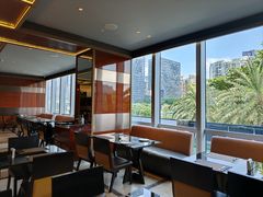 -大中华希尔顿酒店-念自助餐·嗨啤·小龙虾