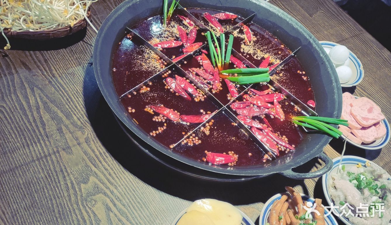 美食合集（31）｜新街里的这家九宫格火锅也太🔥了吧