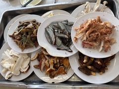 -菌之家·专业纯野生菌火锅·特色炒菌