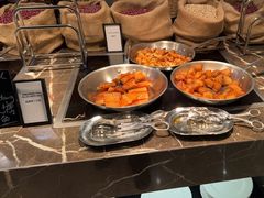 -广州万富希尔顿酒店·感趣自助餐厅·金秋蟹宴生蚝海鲜刺身
