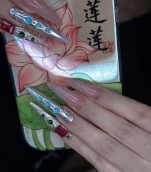 -十月·日式美甲美睫·纹眉